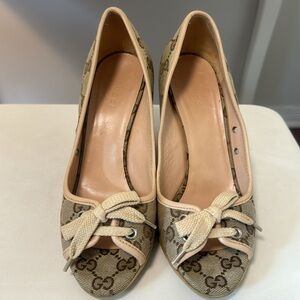 - Authentic Gucci heels shoe